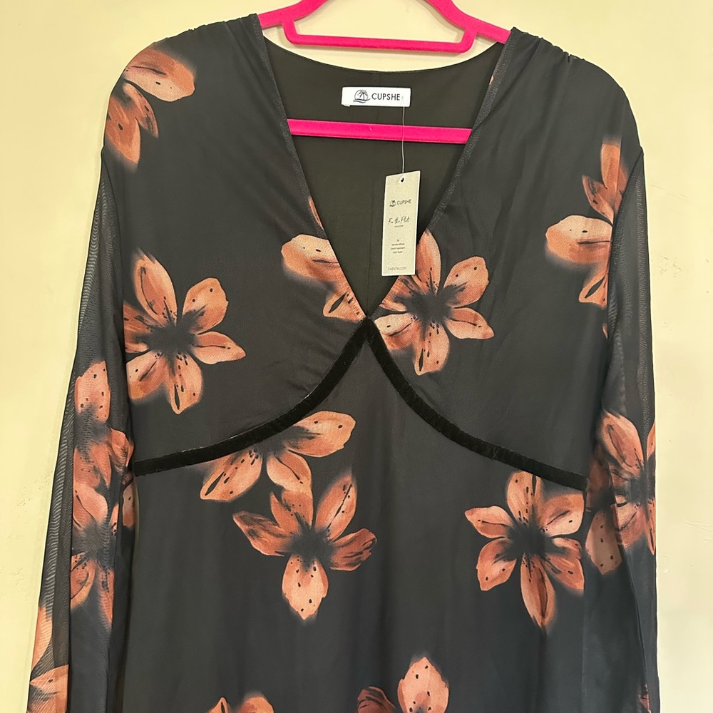 Cupshe Black Dress‎ with Brown Floral Pattern - Picture 5 of 6